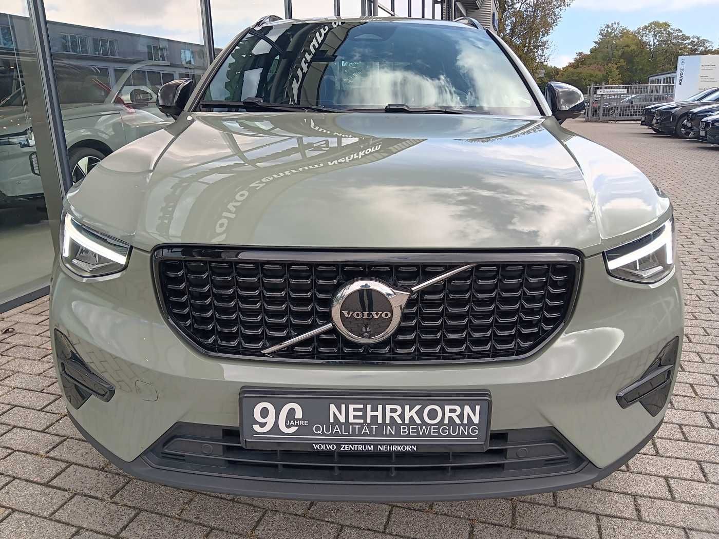 Fahrzeugabbildung Volvo XC40 B4 Automatik Plus Dark '360 Cam, GJR'