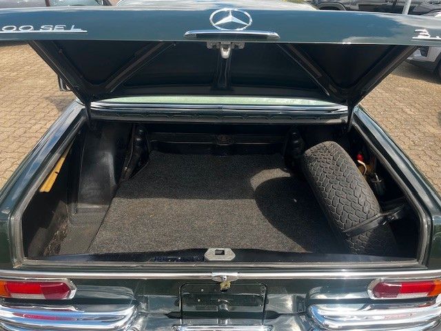 Mercedes-Benz 300 SEL 3,5