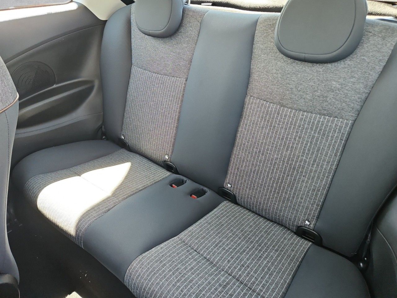 Fahrzeugabbildung Fiat 500 e Icon Batterieprotokoll,Navi 42kW Akku