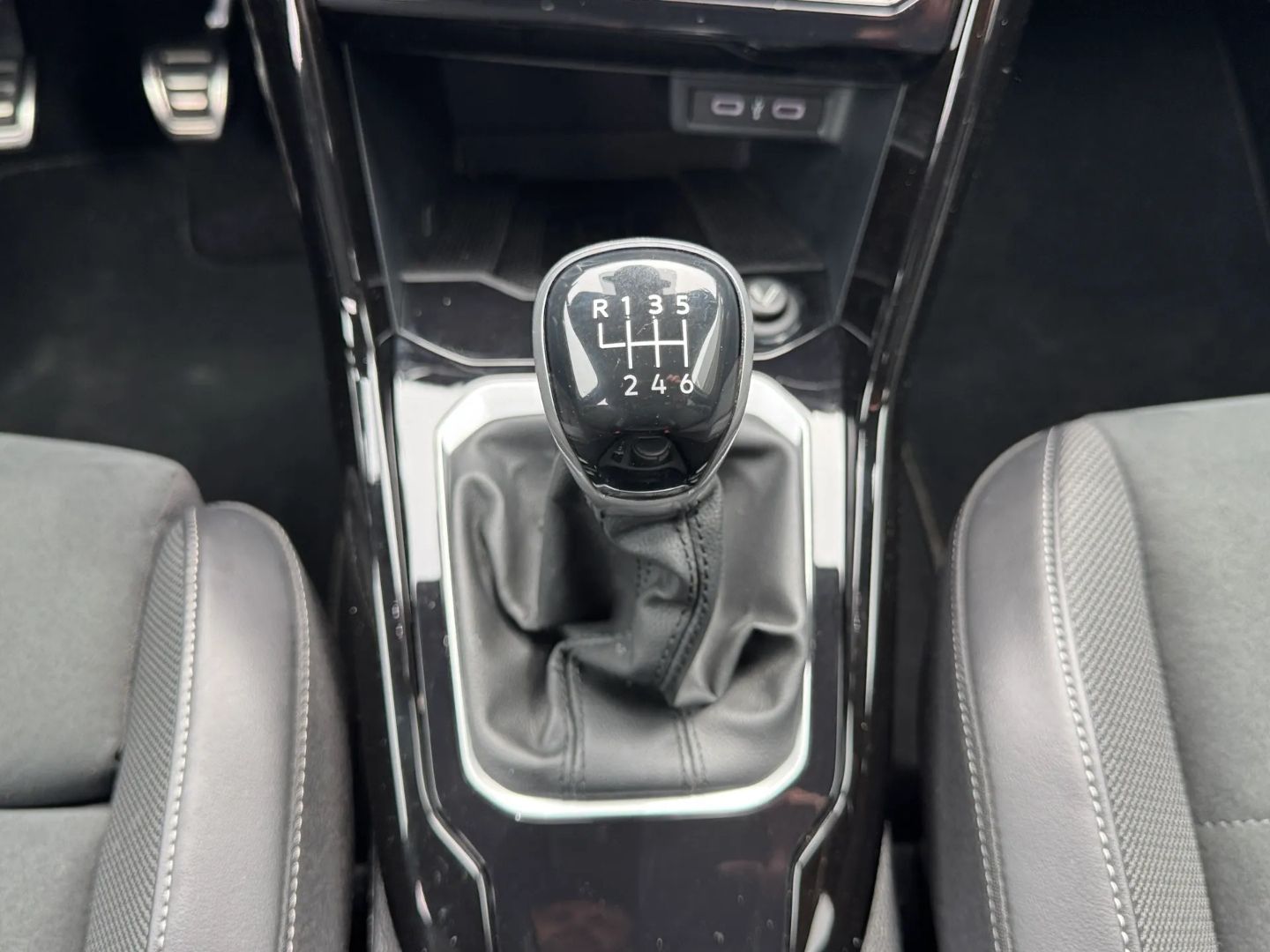 T-Roc 1.0 TSI R-Line *NAVI*LED*IQ.DRIVE*GARANTIE
