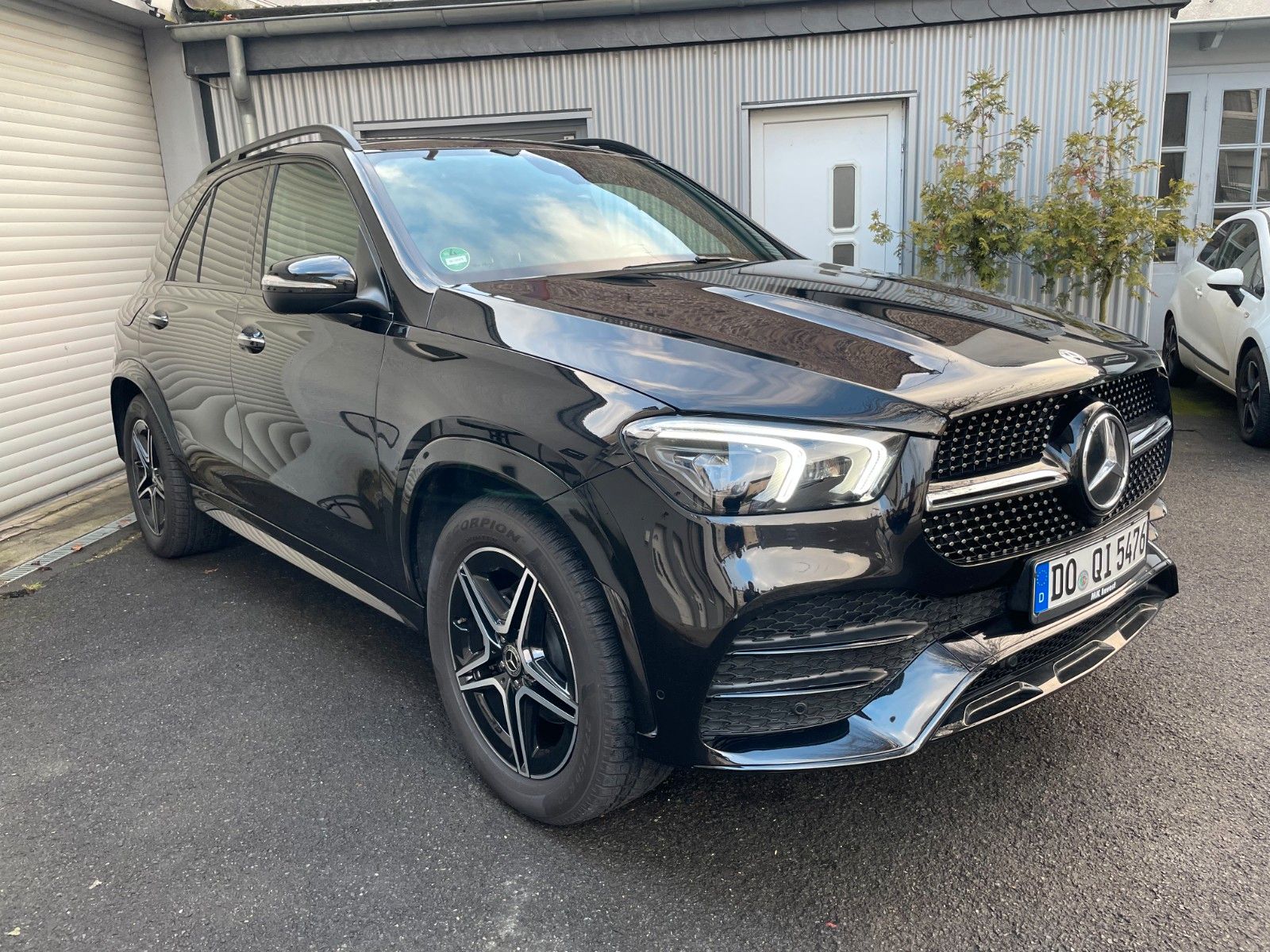 MERCEDES-BENZ GLE 300 d 4Matic AMG Panorama Navi Leder ACC AHK