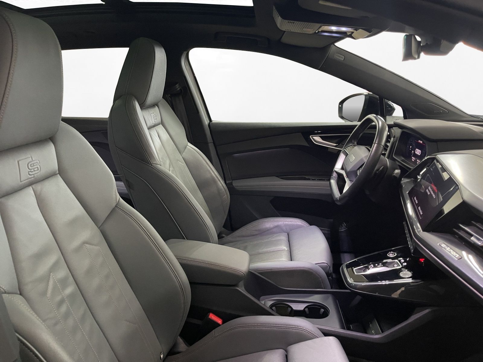 Audi Q4 e-tron 50 qu. Edition One AHK Pano Matrix LM  foto 17