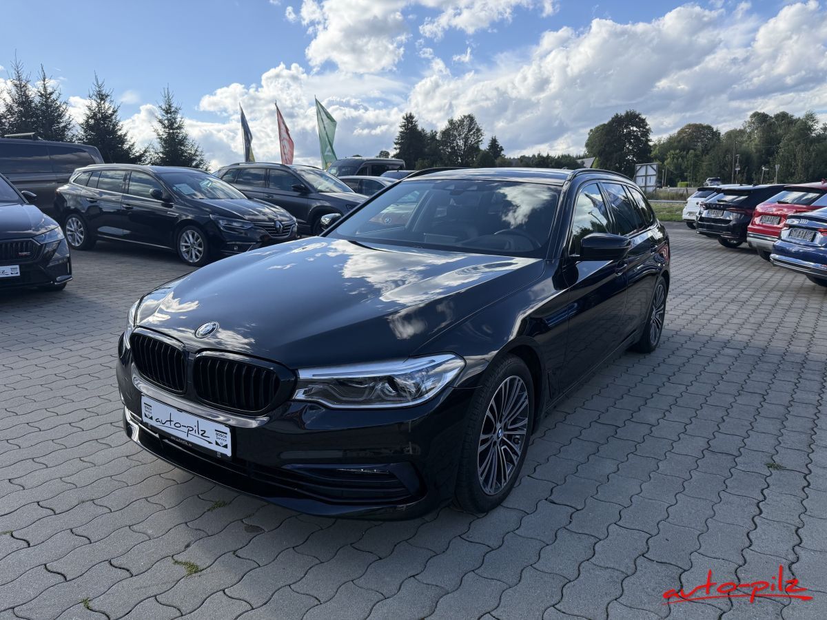 BMW 530d Touring xDrive Sport Line 1.Hd LED HuD RFK foto 2