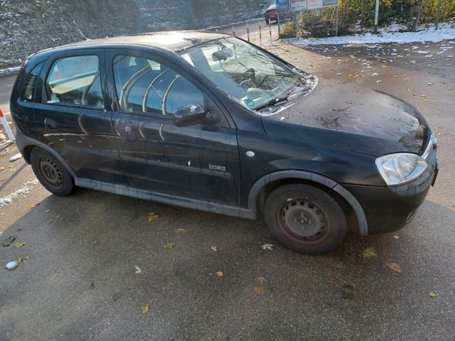 Opel corsa 1.2 benzin wenig km