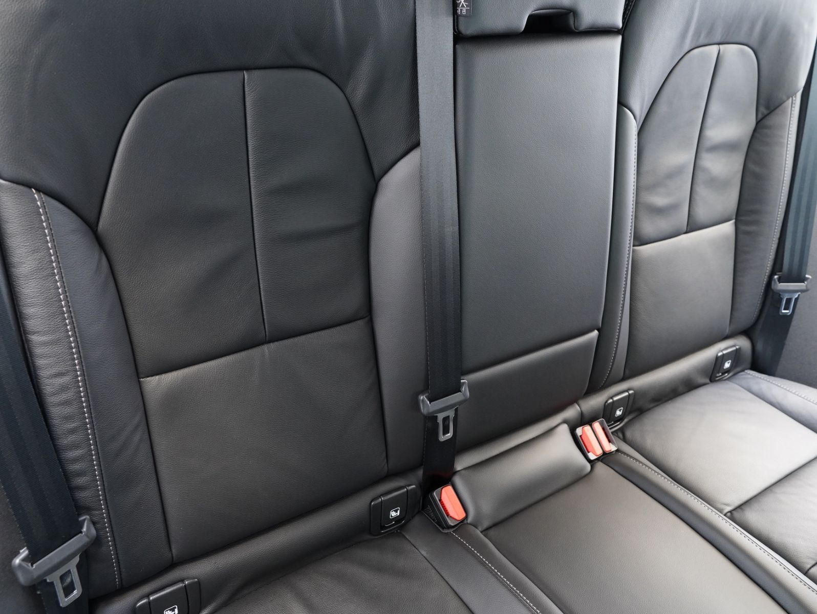 Fahrzeugabbildung Volvo XC40 B4 B R Design LED/NAVI/ACC/LEDER/360°