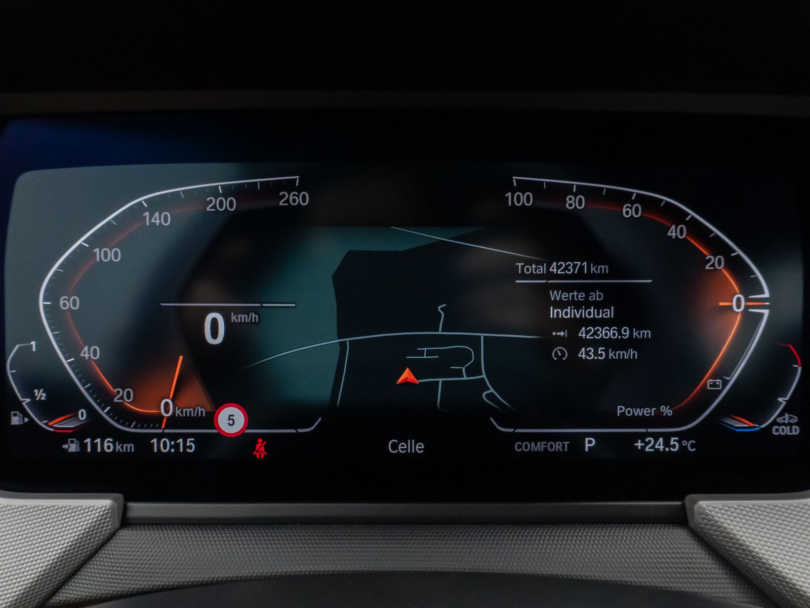 Fahrzeugabbildung BMW 118i Kamera DAB CockPitPro Geschwindigkeitsr LED