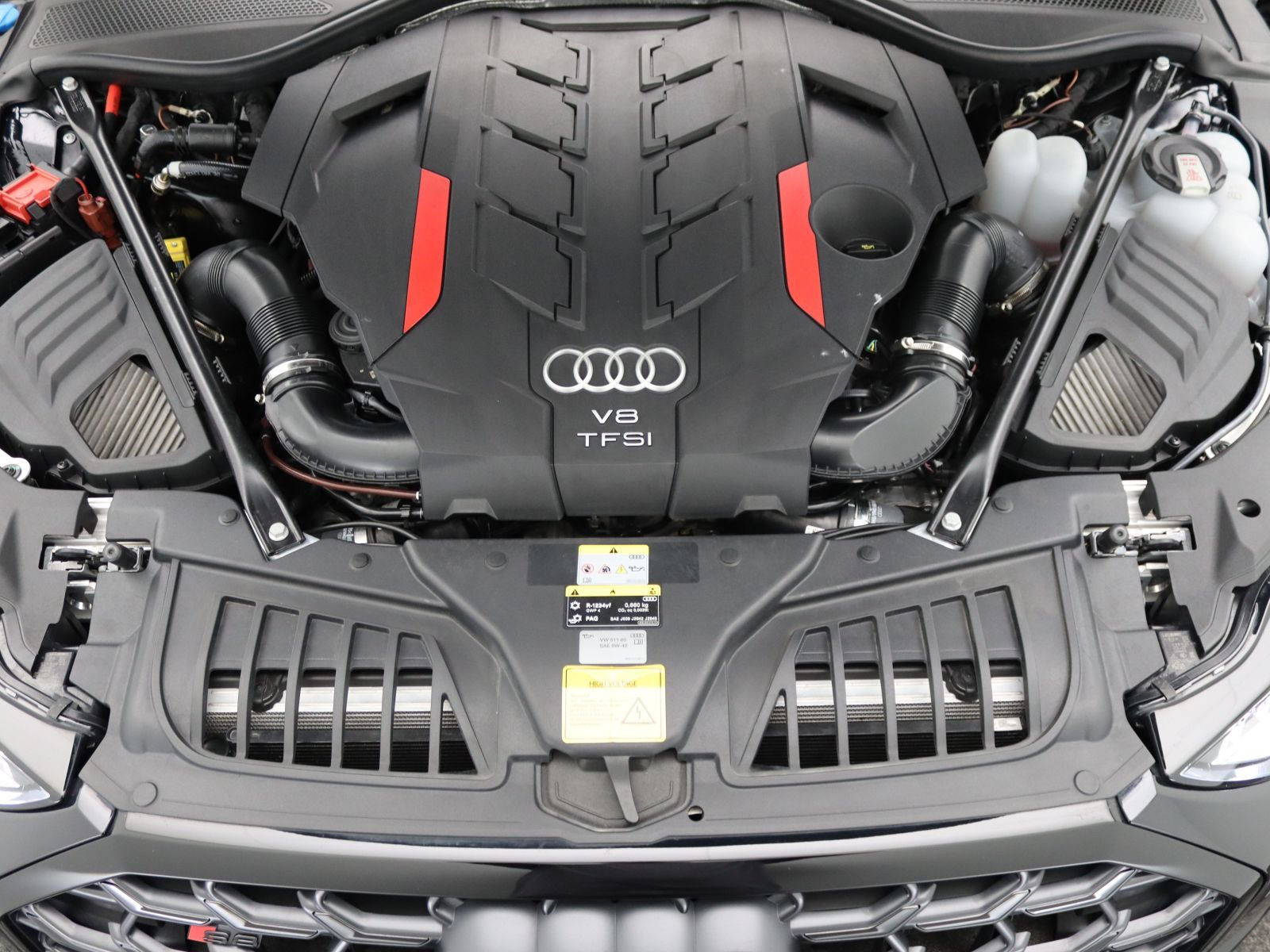 Audi S8 - Bild 18