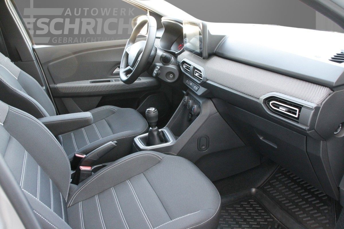 Fahrzeugabbildung Dacia Jogger Expression TCe 110 7-Sitzer