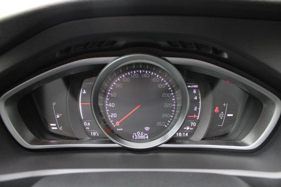 Volvo V40 T2 Momentum  LED Navigation Klimaautomatik P