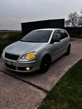 Volkswagen VOLKSWAGEN POLO 9N 2009 gutes Auto Austausch - Volkswagen Polo mit Benzin-Antrieb: Kombi