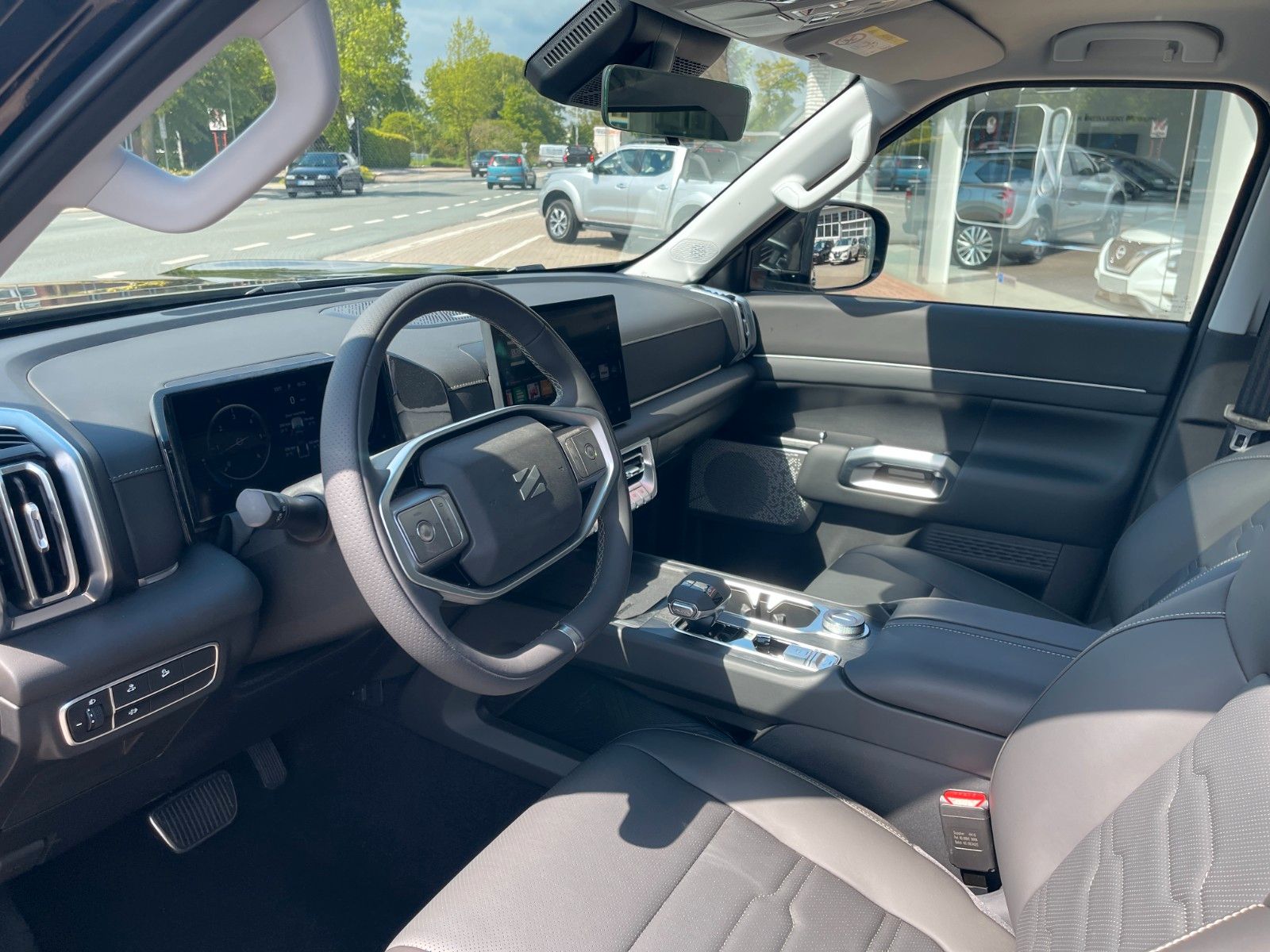 Fahrzeugabbildung DFSK Rich 9 2.3 DCi AT 4x4 Vollausstattung