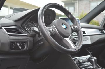 BMW 2 Active Tourer  220 i M Sport Steptronic Leder