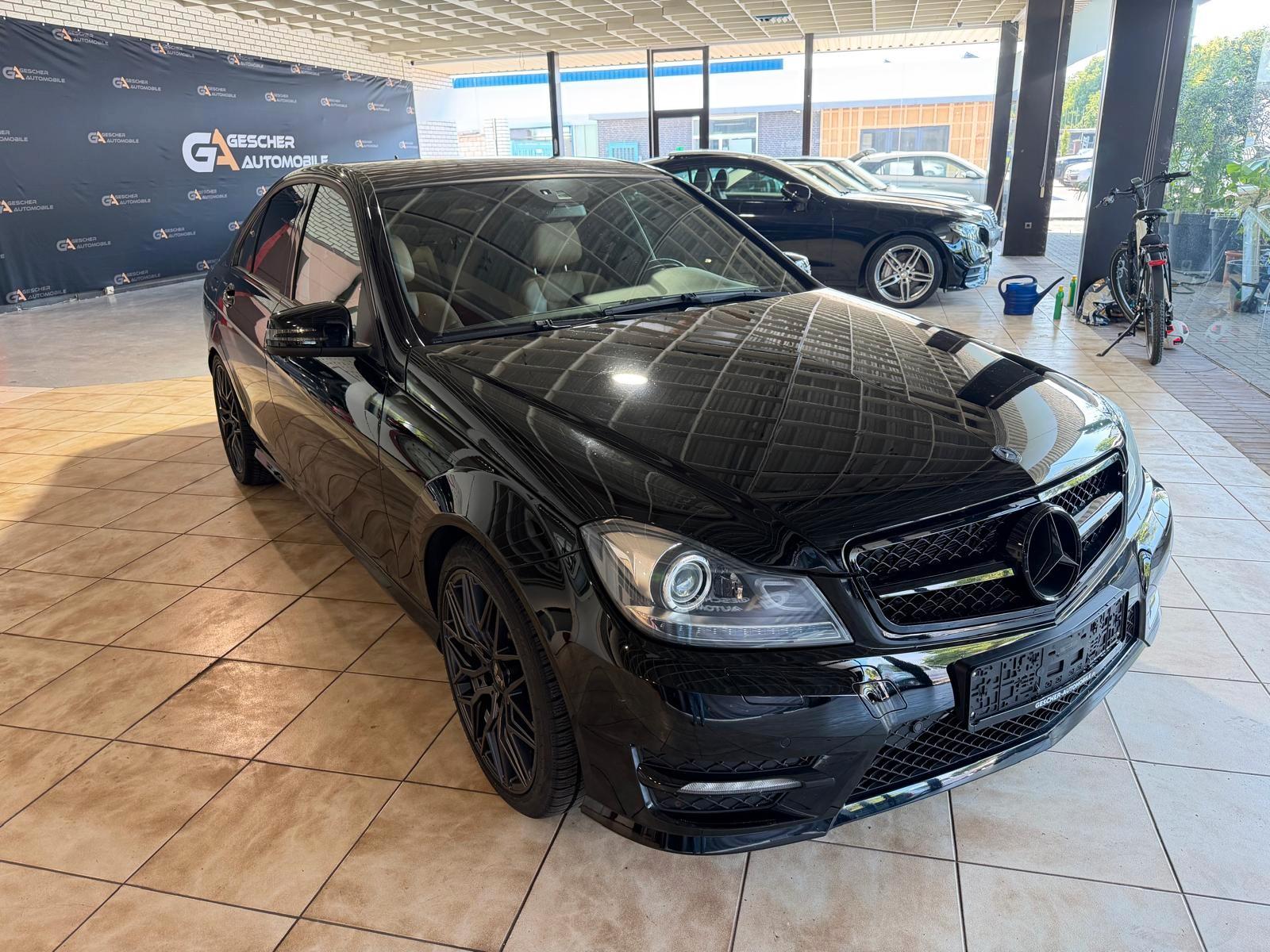 Mercedes-Benz C 200 *AMG/Standheizung/Navi/Leder*