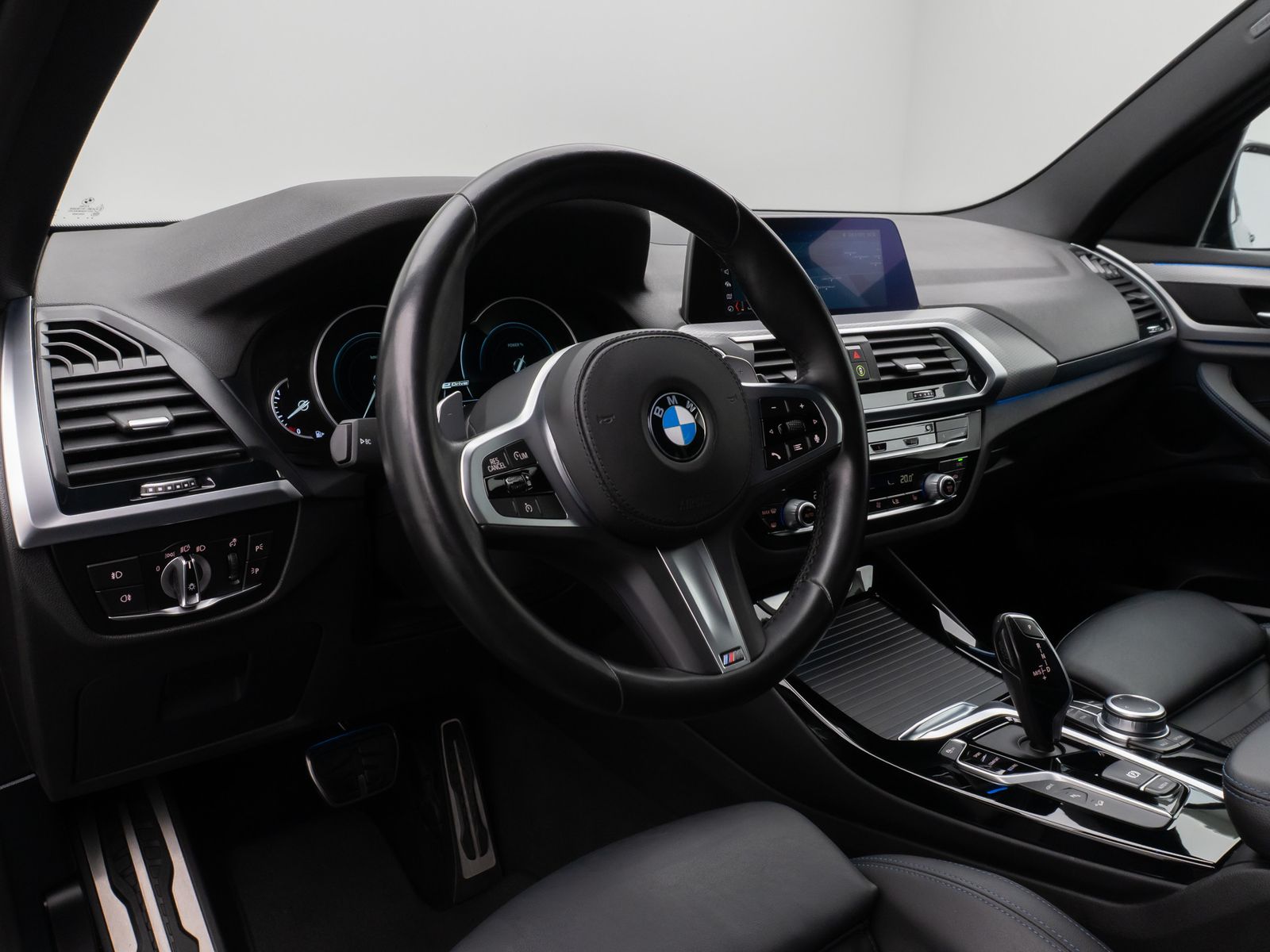 Fahrzeugabbildung BMW X3 xD30e M Sport DAB CockPit+ PDC AHK LED 19Zoll