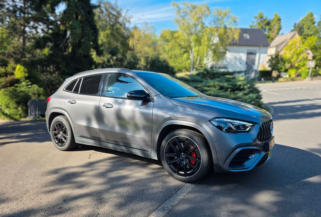 Image of Mercedes-Benz GLA 35 AMG
