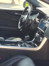 Jaguar XE P250 R-DYNAMIC BLACK Automatik R-DYNAMIC ... - schwarze Jaguar XE