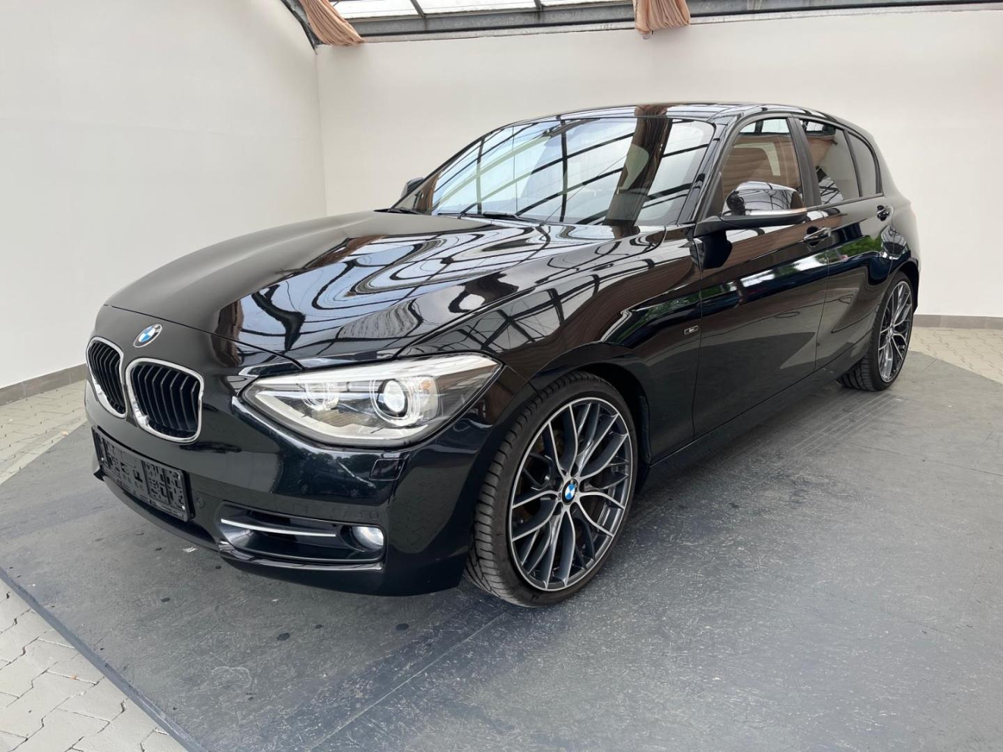 BMW 120 d BMW Limousine 5-trg. Sportpaket El. Panoda
