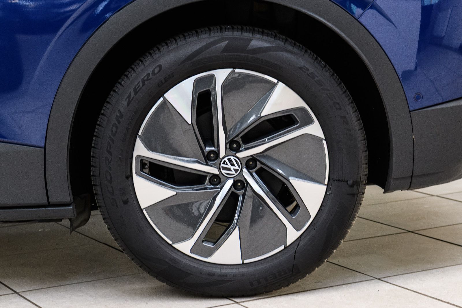 Fahrzeugabbildung Volkswagen ID.4 Pro IQ-LED+360°KAM+EASY-OPEN+NAV+ACC+WÄRMEP