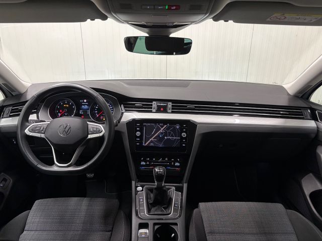 Passat Variant Business 1.5 TSI NAVI RFK LED ACC