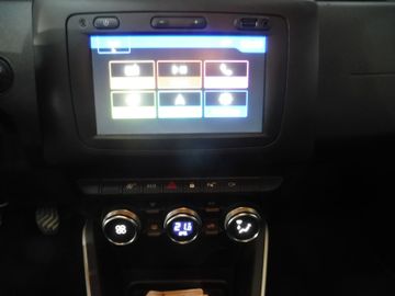 Dacia Duster II Celebration 8-fach bereift