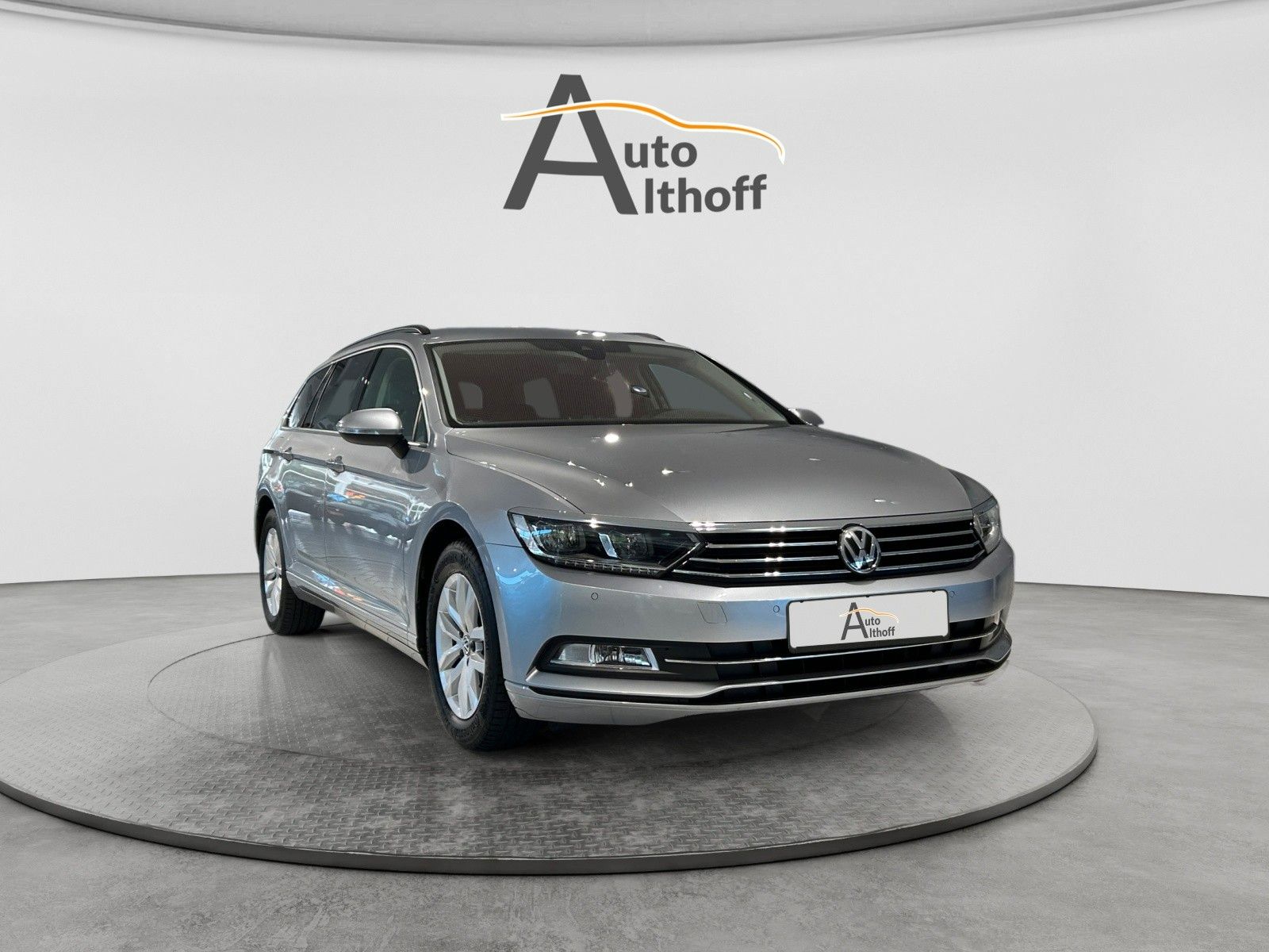 Volkswagen Passat Var. 1.5TSI DSG SHZ NAV ACC KAM 1. Hd