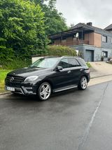 Mercedes-Benz ML 350 BlueTEC 4MATIC - - Mercedes-Benz ML 350 mit Diesel-Antrieb