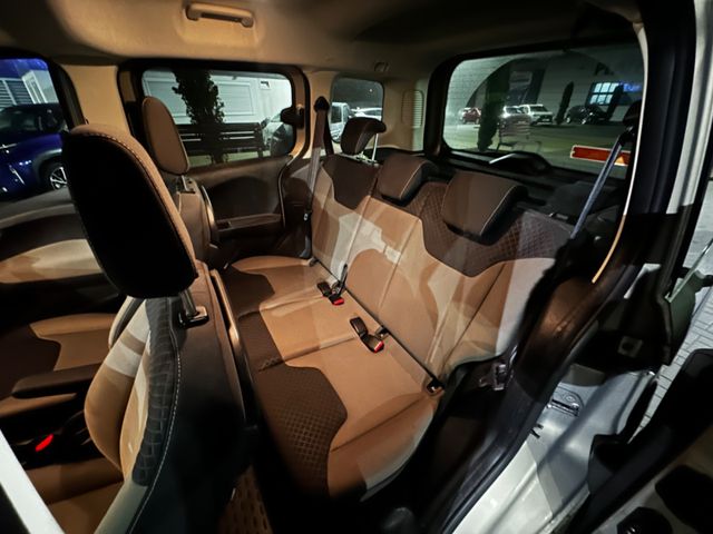 Ford Tourneo Courier  Titanium