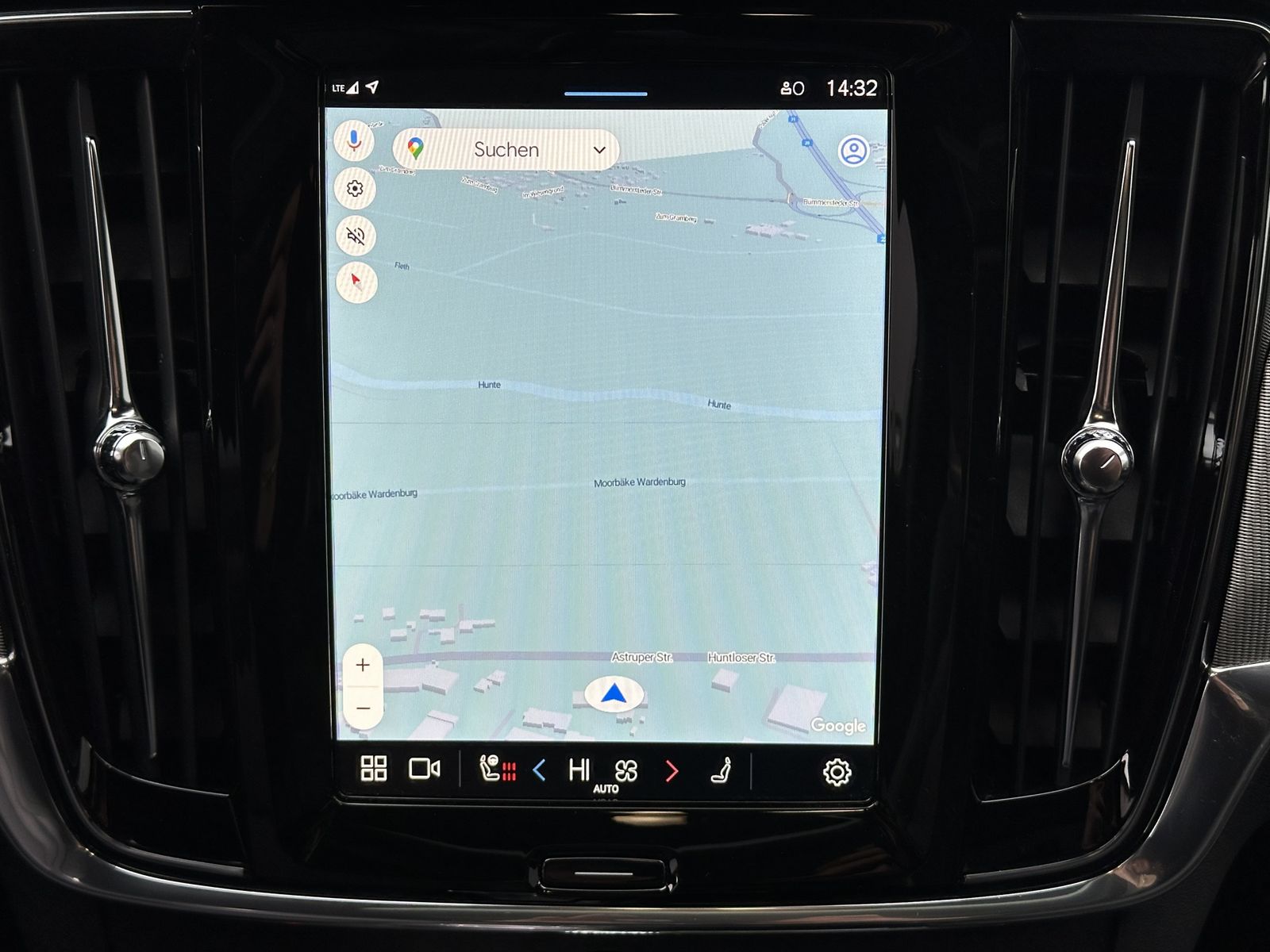 Fahrzeugabbildung Volvo V90 T6 Recharge AWD Plus Dark NAV+LED+AHK+PANORA