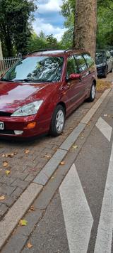 Ford Focus 1.8 Ghia Ghia - Ford Focus aus 2001: Kombi