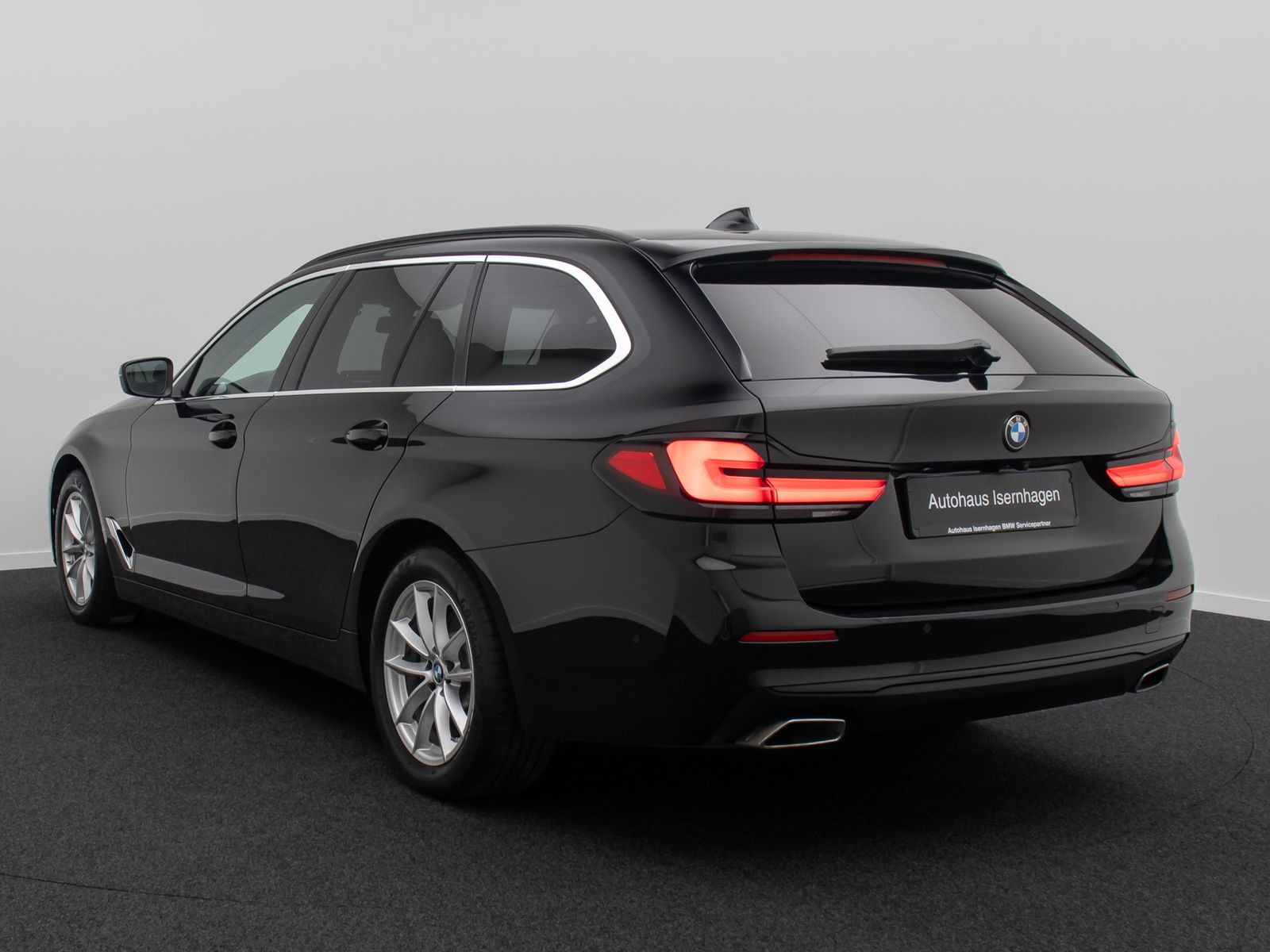 Fahrzeugabbildung BMW 520d Kamera Laser HUD DAB 4xKlima Alarm Komfort
