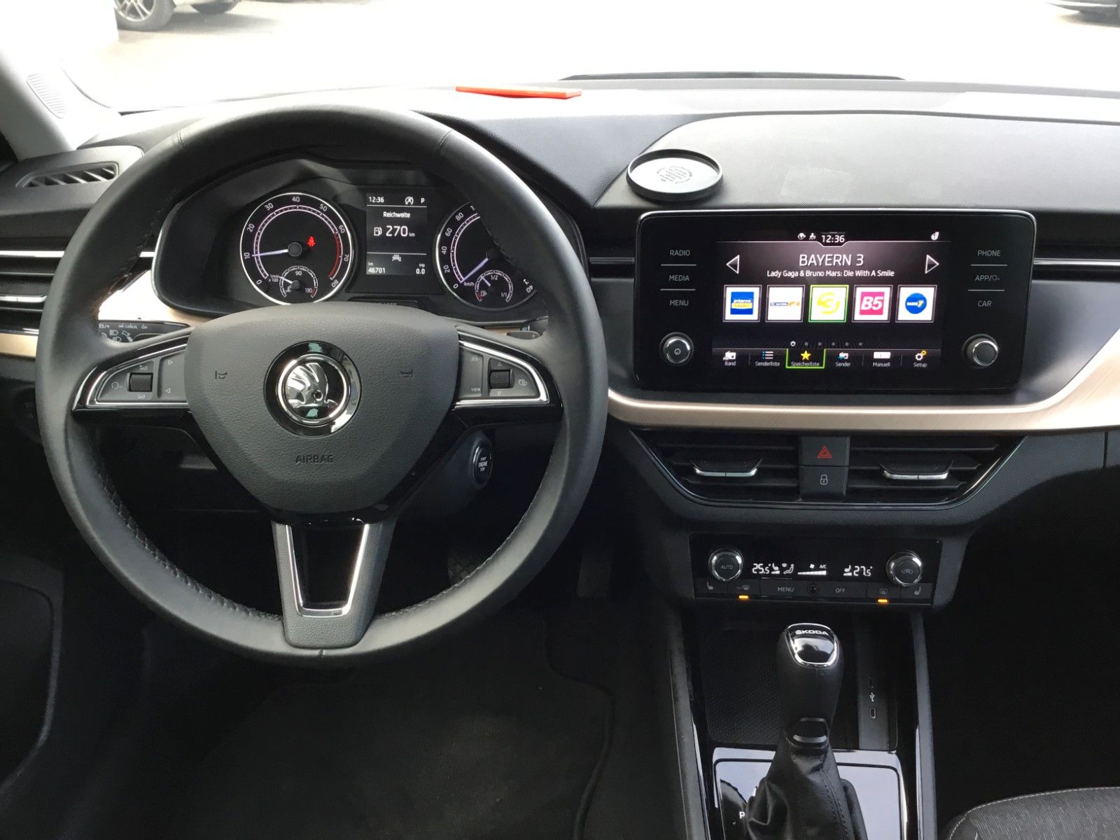 Fahrzeugabbildung SKODA Kamiq 1.0 TSI DSG Style+AHK+LED+el.Heckklappe
