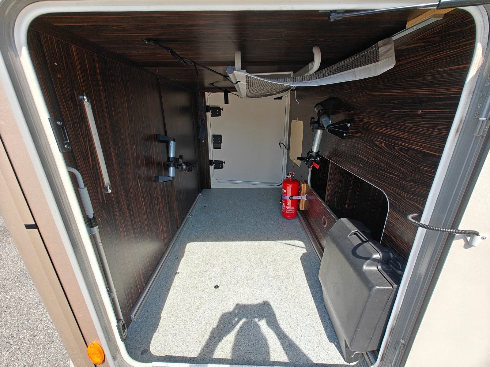 Fahrzeugabbildung Bürstner Elegance I 728 G - 150PS, SAT, TV, Navi, 2x AGM