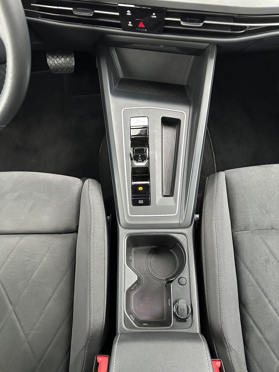 Fahrzeugabbildung Volkswagen Golf Variant 2.0 TDI DSG Life NAV+LED+STHZ+ACC