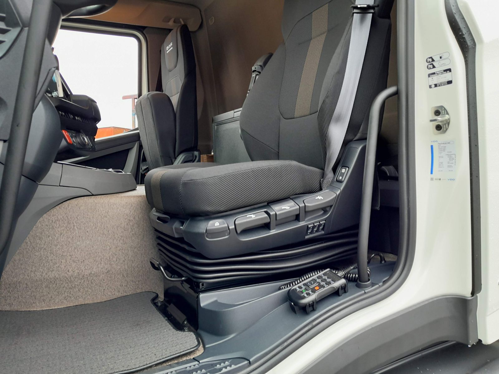 Fahrzeugabbildung DAF XD 370 Fa Swing-Board-Aufbau