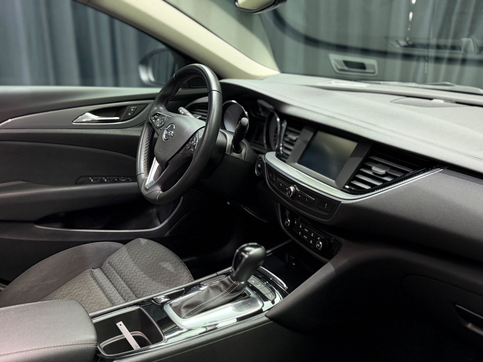 Fahrzeugabbildung Opel Insignia B Sports Tourer Edition|AUTOMATIK|NAVI