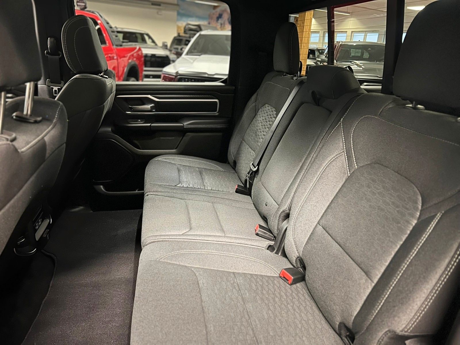 Fahrzeugabbildung Dodge RAM 1500 Big Horn Night  3.0L MY25 *PANO*LPG