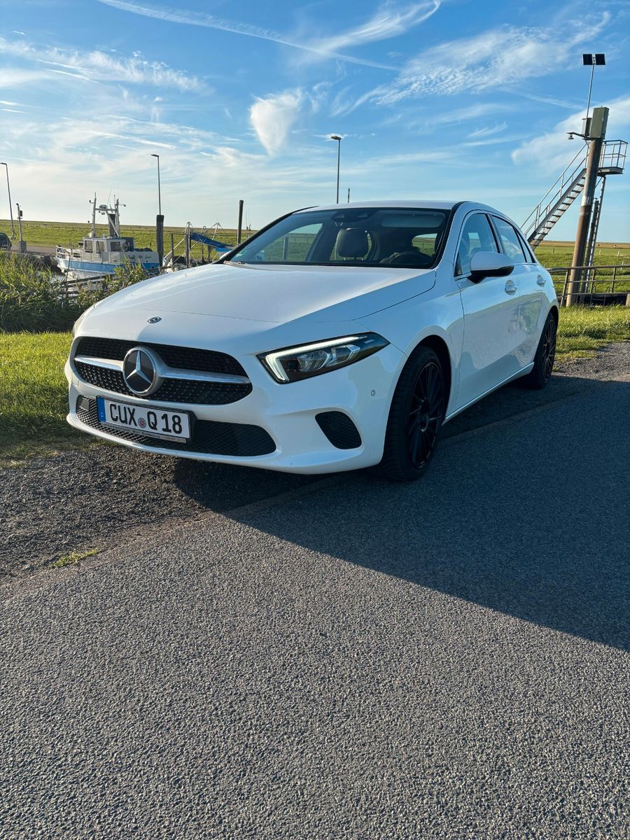 MERCEDES-BENZ A 220 d DCT -