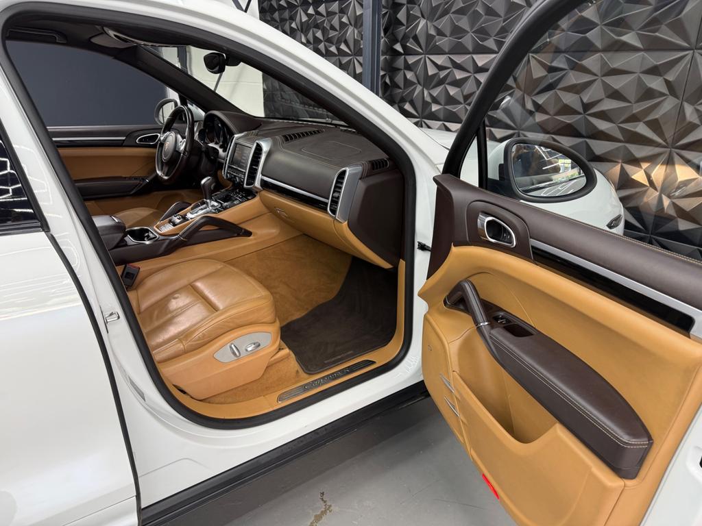 Porsche Cayenne S Diesel 4.2 V8, Foto 33 von 50