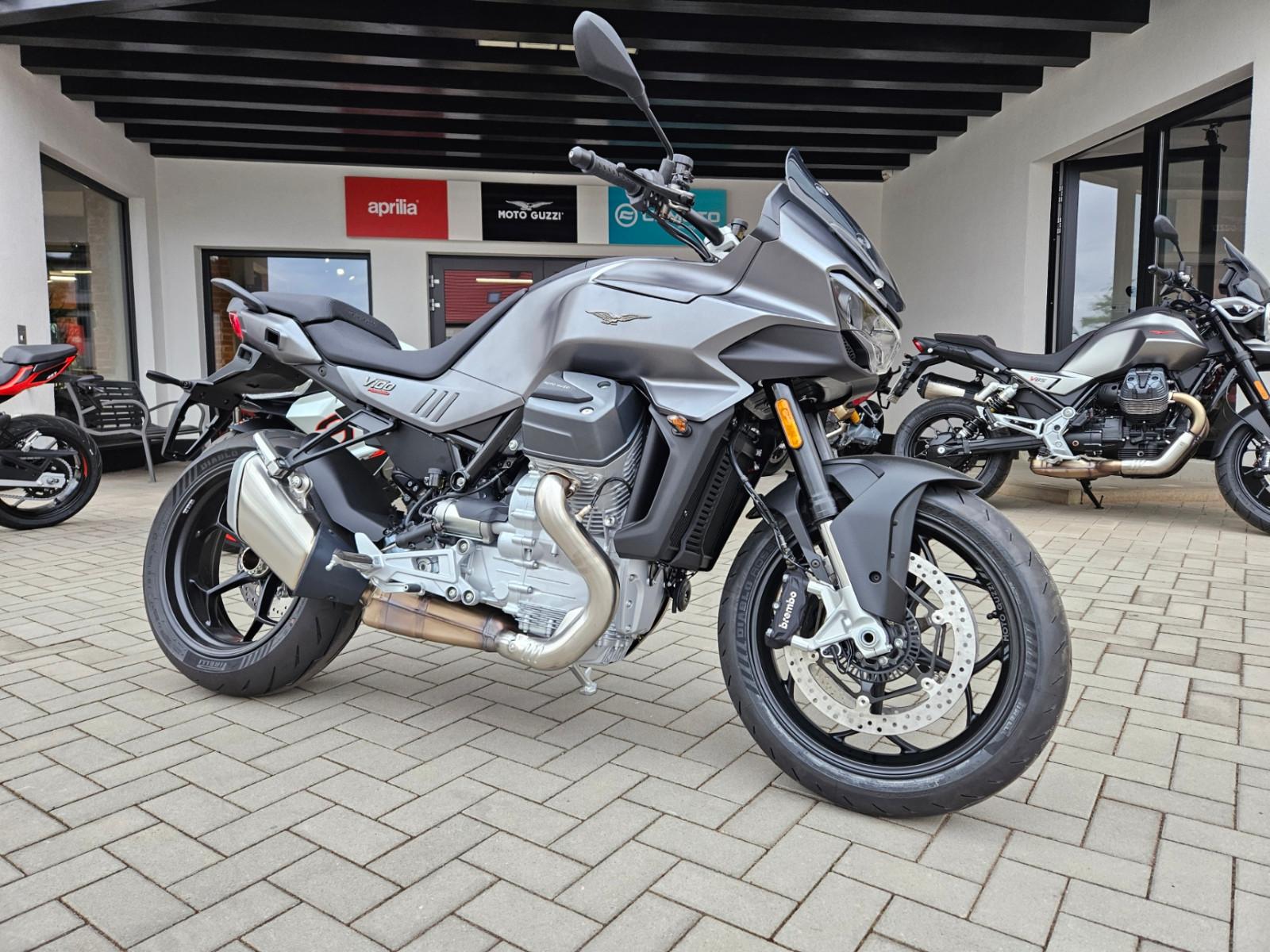 Moto Guzzi V 100 Mandello
