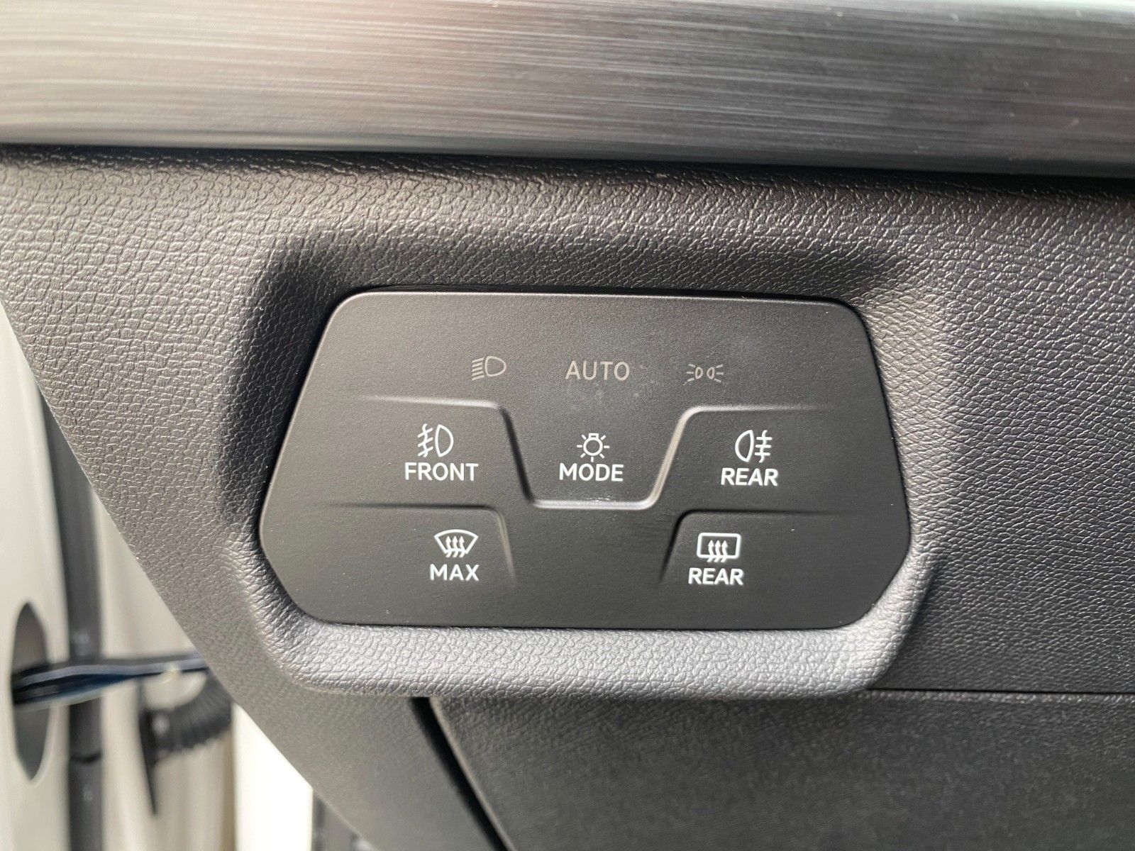 Fahrzeugabbildung CUPRA Formentor 1.5 TSI *Navi *AHZV-Vorb. *Parklenka.