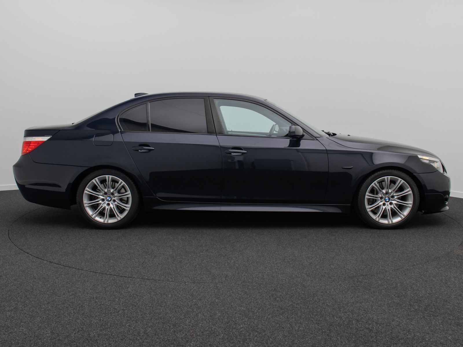 Fahrzeugabbildung BMW 530i M Sport Xenon NaviPro AHK HiFi Memory Leder