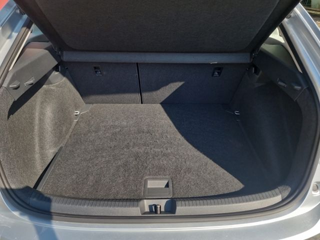 Fahrzeugabbildung Volkswagen Taigo 1,5 TSI LIFE AHK SHZ IQ.DRIVE KEYLESS LED
