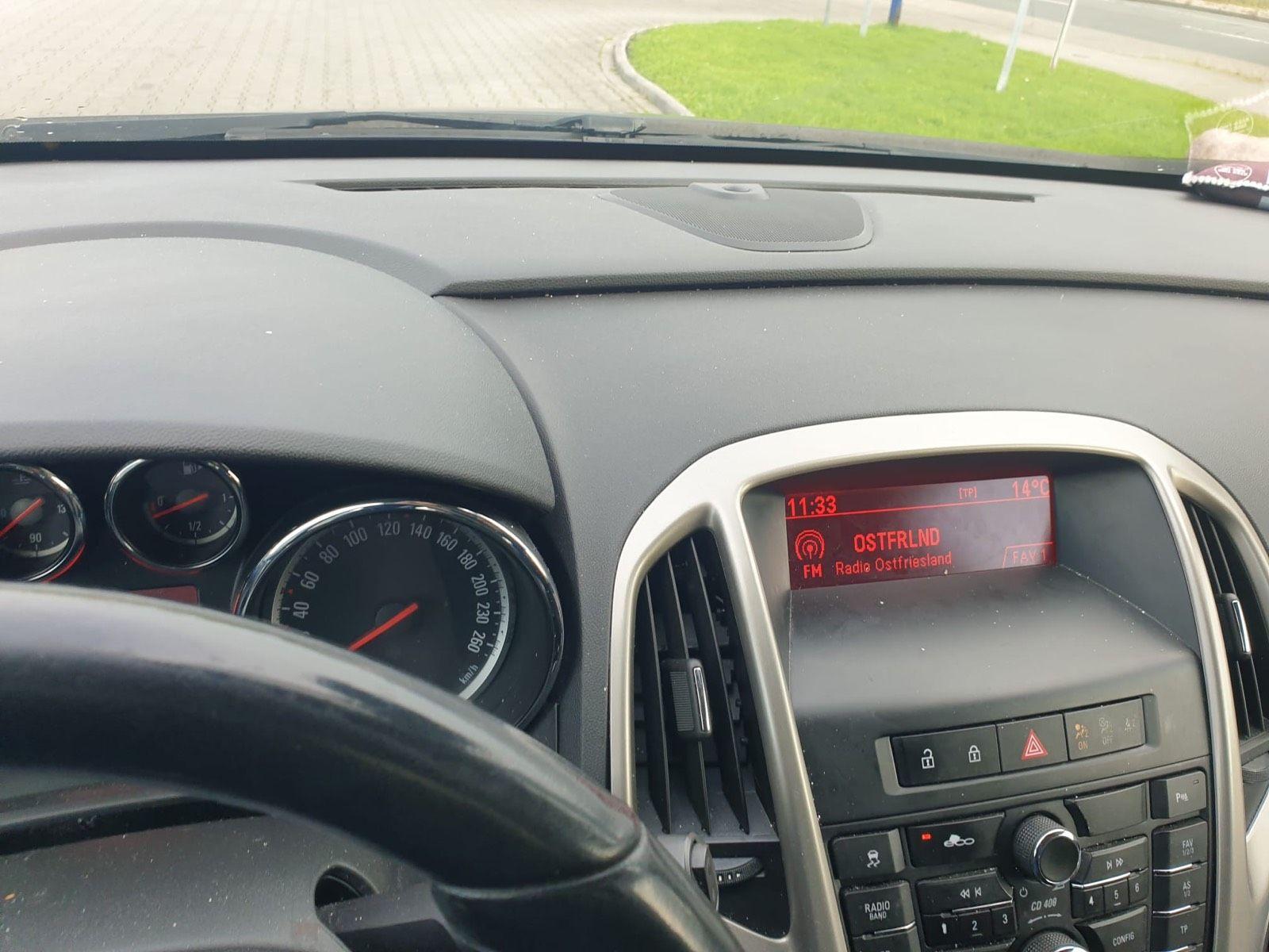 Opel Astra 2012 — photo 8