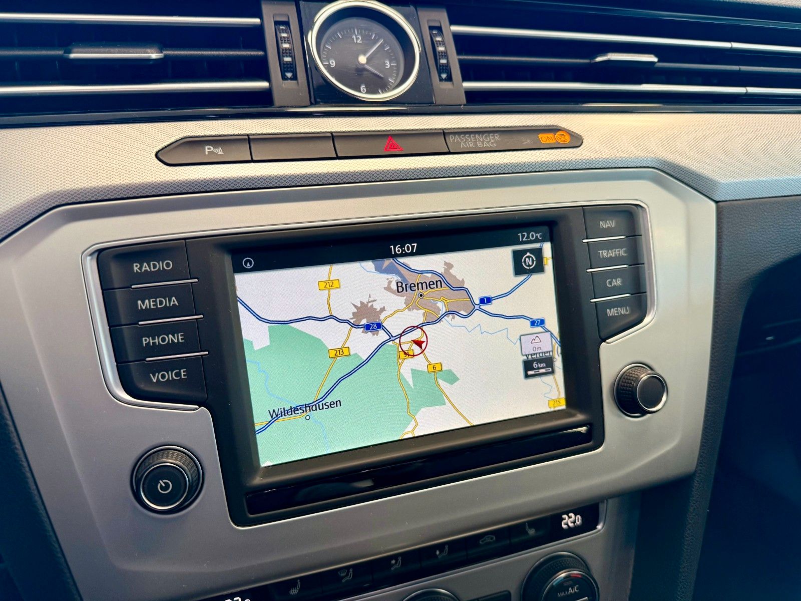 Fahrzeugabbildung Volkswagen Passat Variant 2.0TDI DSG Comfortline BlueMotion