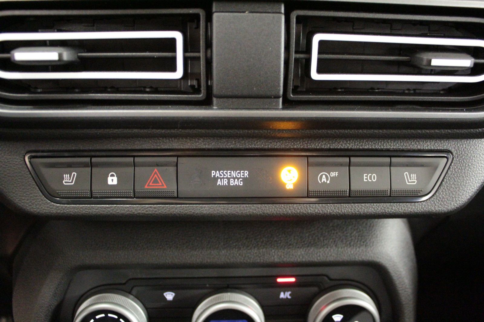 Fahrzeugabbildung Dacia Sandero TCe 90 Expression*Winterpaket*15418*