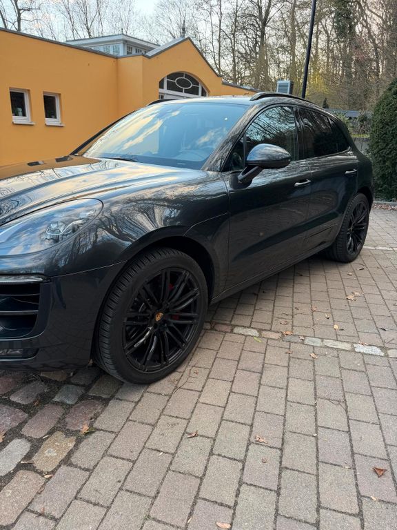 Image of Porsche Macan