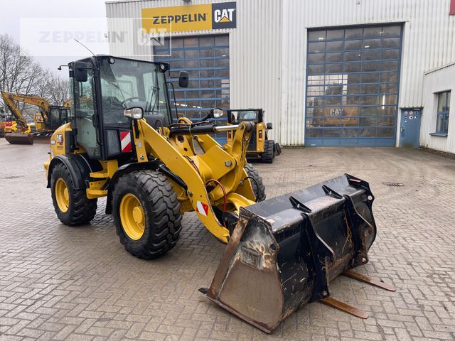 CAT 908M