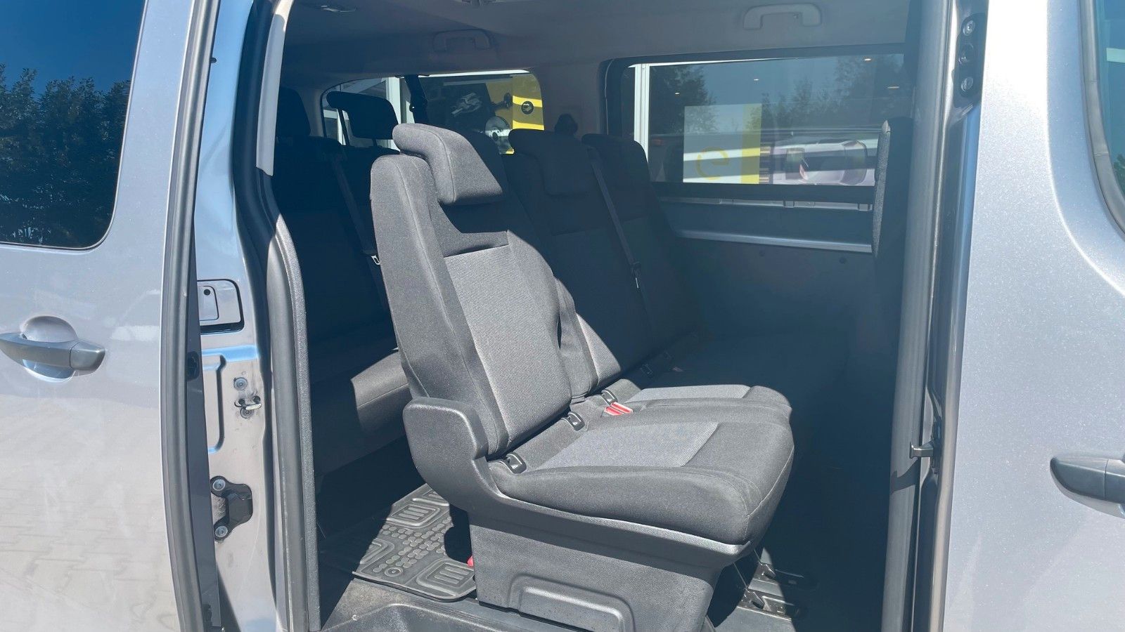 Autohaus Zimpel & Franke - Opel Vivaro/Zafira Kombi L 2.0 Diesel 106 kW (145 PS) - Bild 7 Autohaus Zimpel & Franke - Opel Vivaro/Zafira Kombi L 2.0 Diesel 106 kW (145 PS) - Bild 7