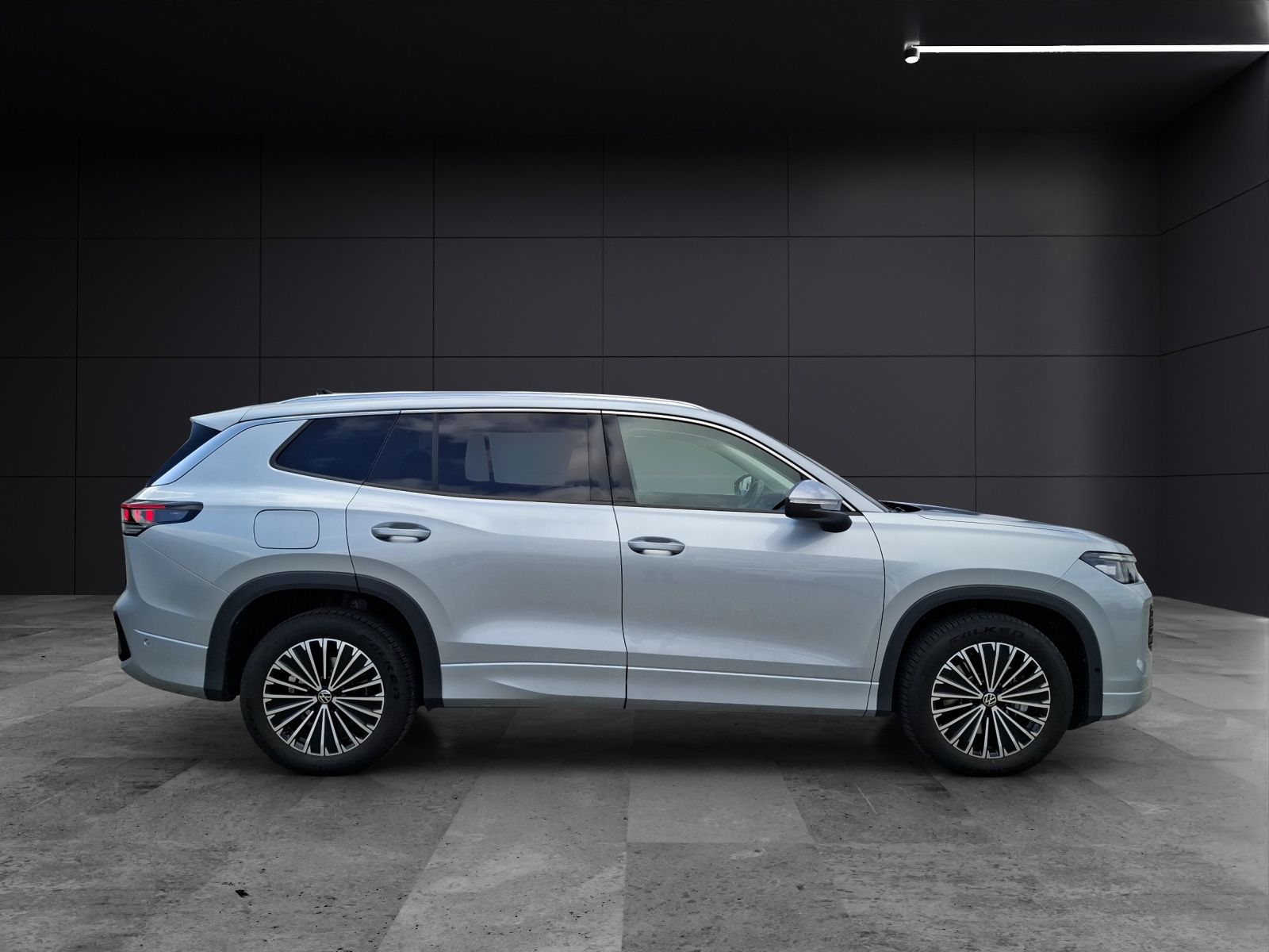 Fahrzeugabbildung Volkswagen Tayron eTSI Life LED AHK Navi AID ACC RFK SH