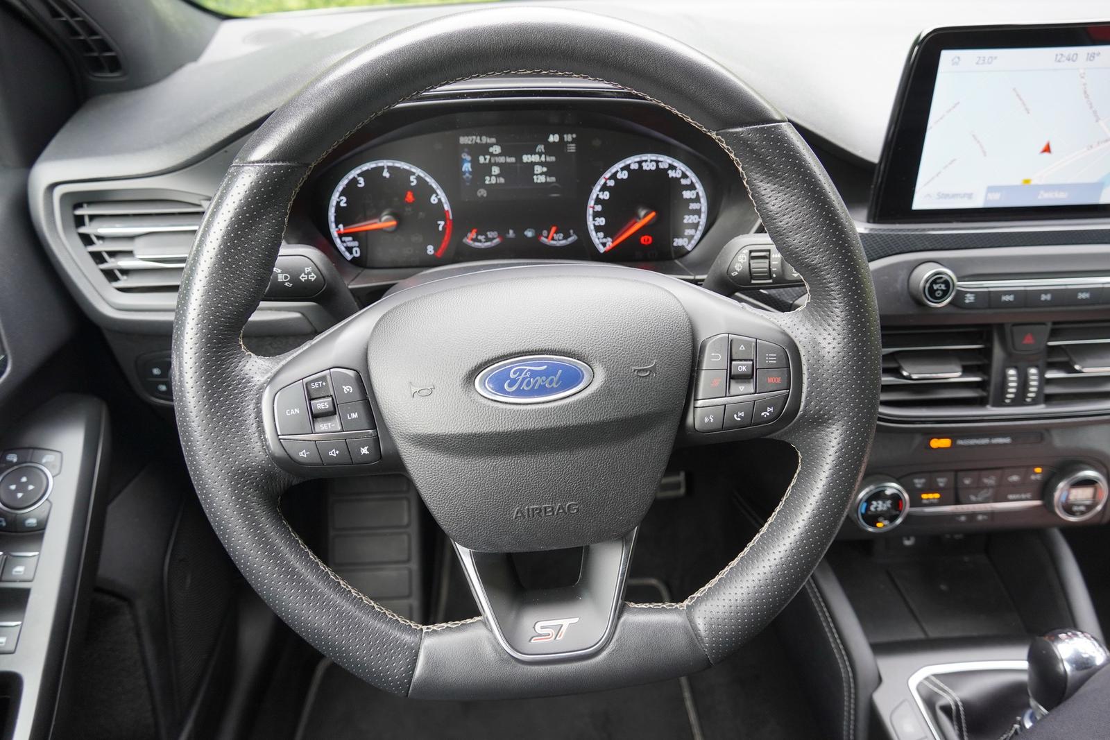 Ford Focus Turnier 2.3 EcoBoost ST LED Navi DAB PDC